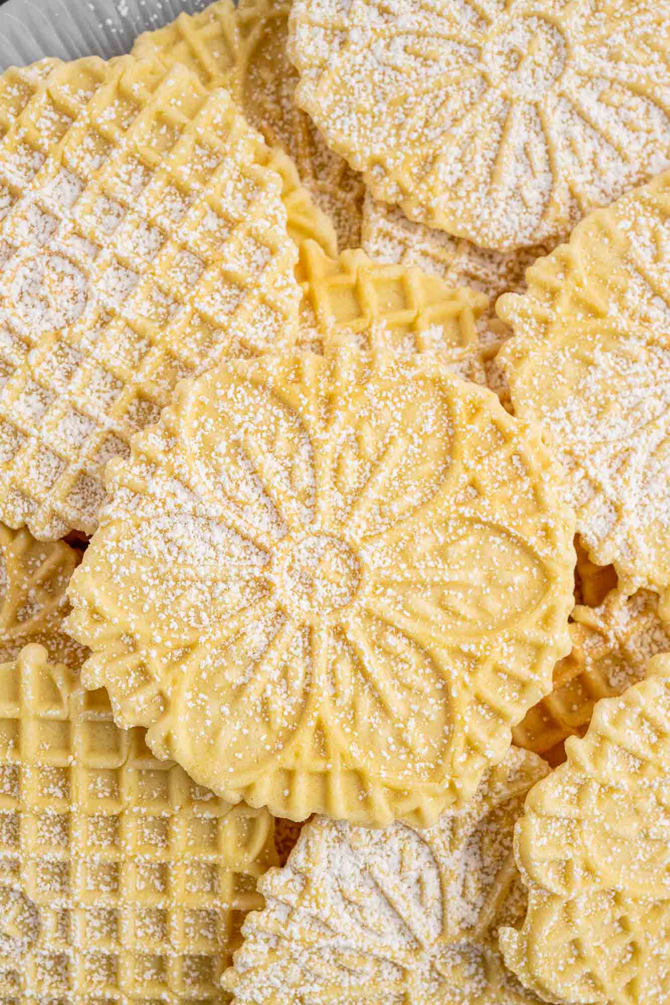 Easy Italian Pizzelle Recipe: Crisp Waffle Cookies for Holidays
